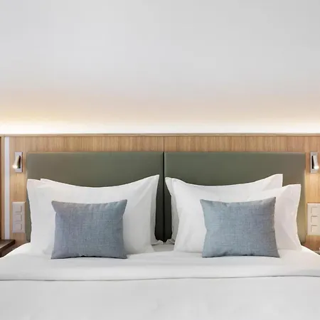 Courtyard By Marriott Hotel 4*