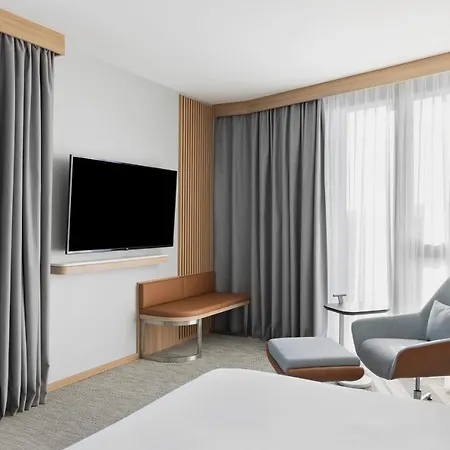 Courtyard By Marriott 4*