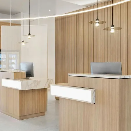 호텔 Courtyard By Marriott