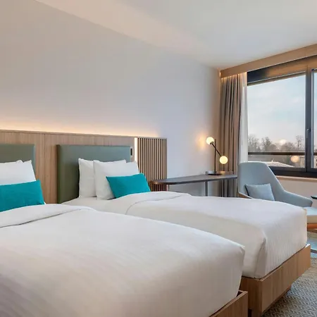 Courtyard By Marriott Otel 4*