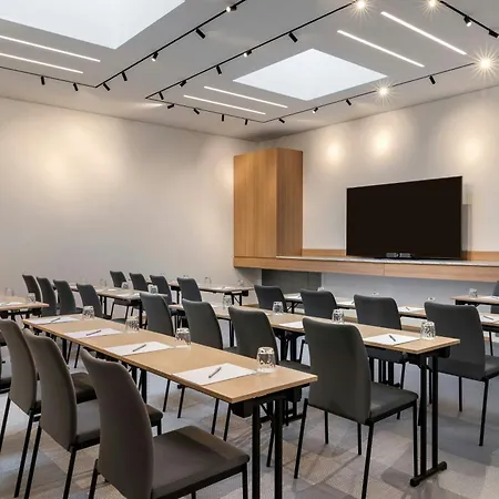 Courtyard By Marriott Hotel