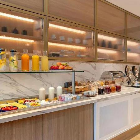 Courtyard By Marriott Hotel 4*