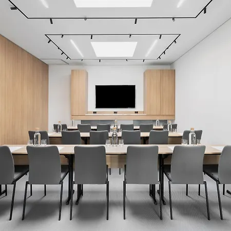 Courtyard By Marriott Bienne