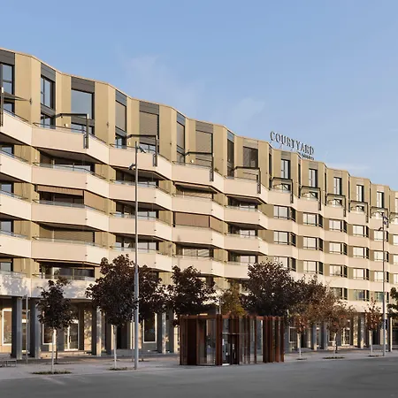 Courtyard By Marriott