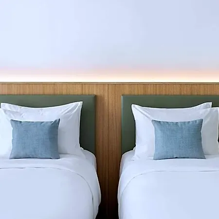 Courtyard By Marriott Hotel