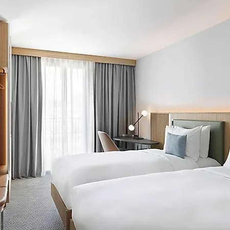 Courtyard By Marriott 4*