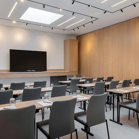 Courtyard By Marriott