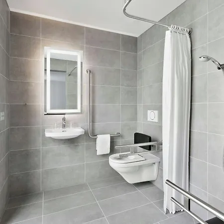 Courtyard By Marriott Hotel 4*