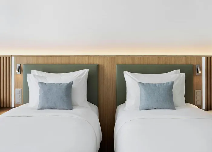 فندق Courtyard By Marriott 4*