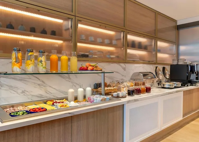 Courtyard By Marriott Hotel 4*