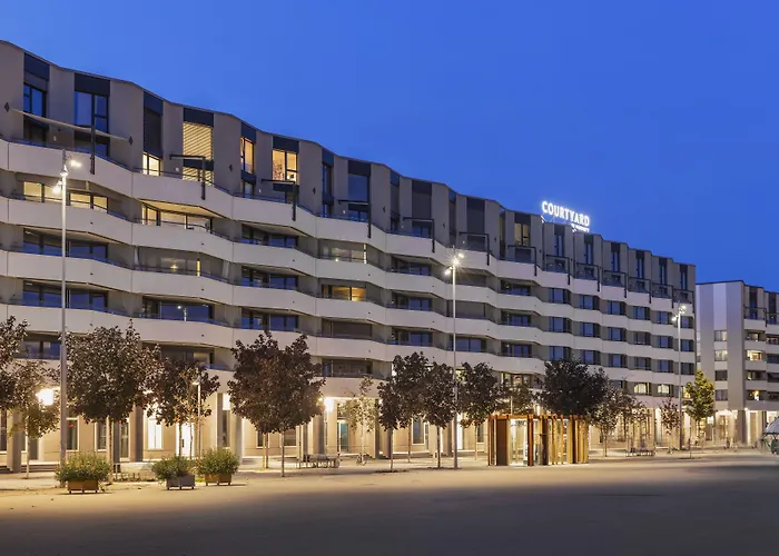 Courtyard By Marriott Hotel 4*