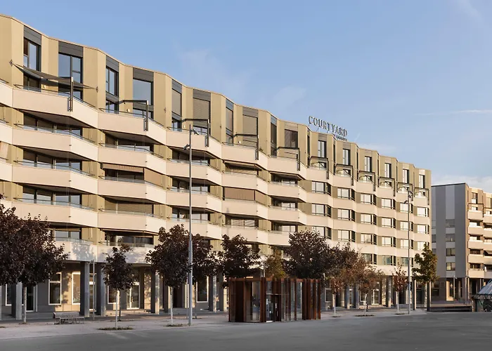 Courtyard By Marriott