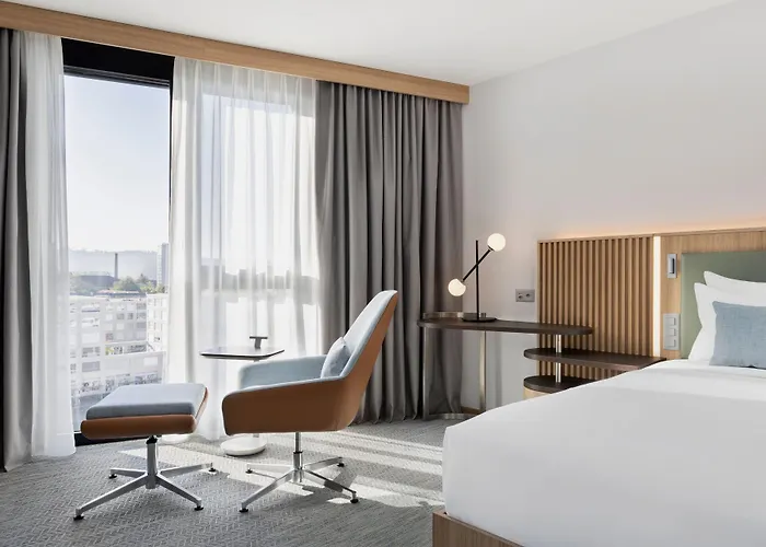 Courtyard By Marriott 4*