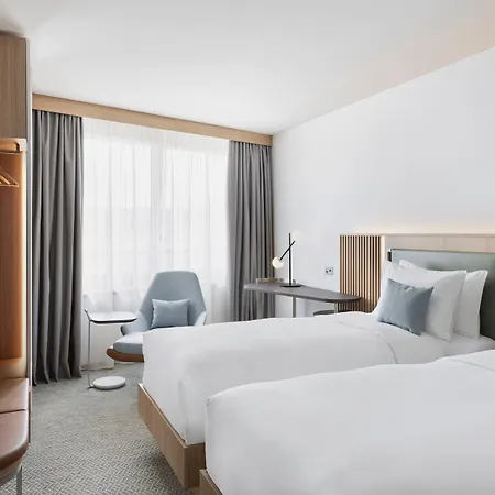 Courtyard By Marriott Hotel 4*