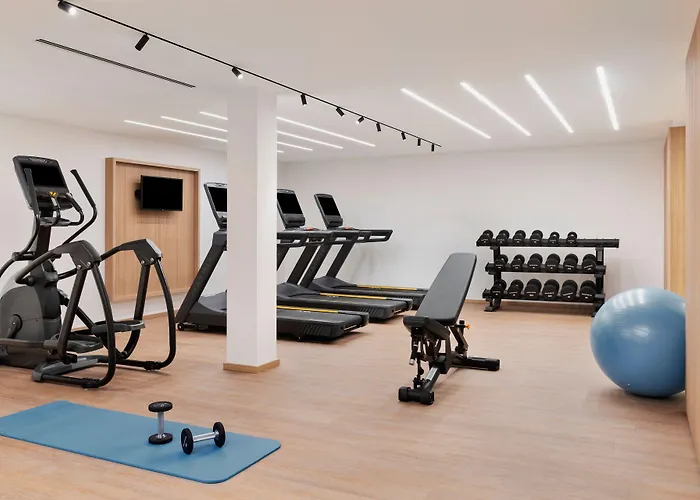 Otel Courtyard By Marriott 4*